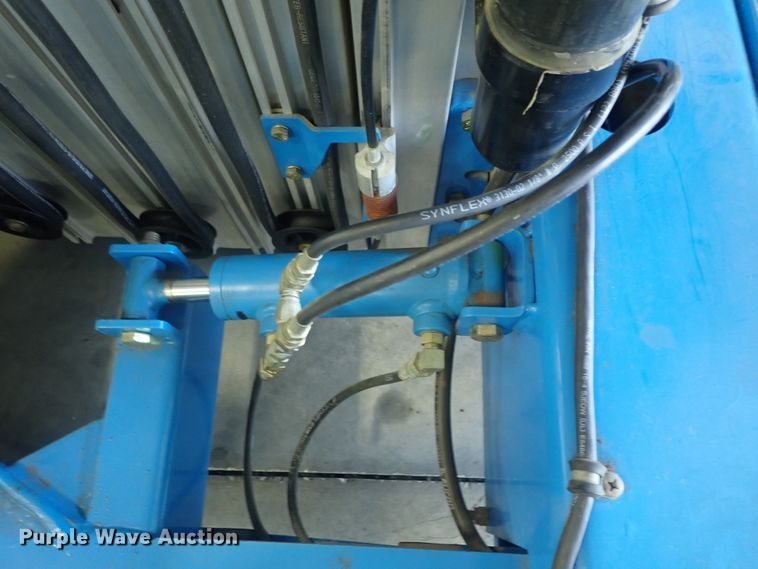 image for item GV9598 2001 Genie IWP-30S  vertical lift