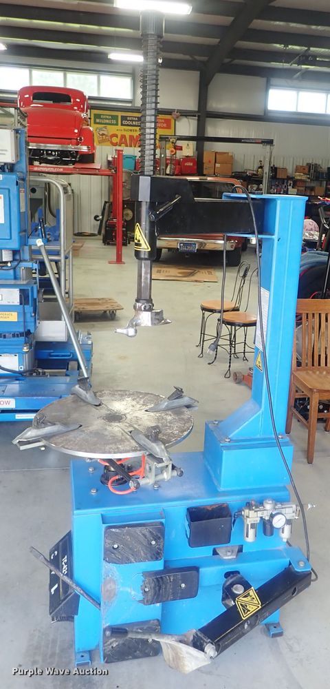 image for item GV9599 2007 Atlas TC-421 tire machine