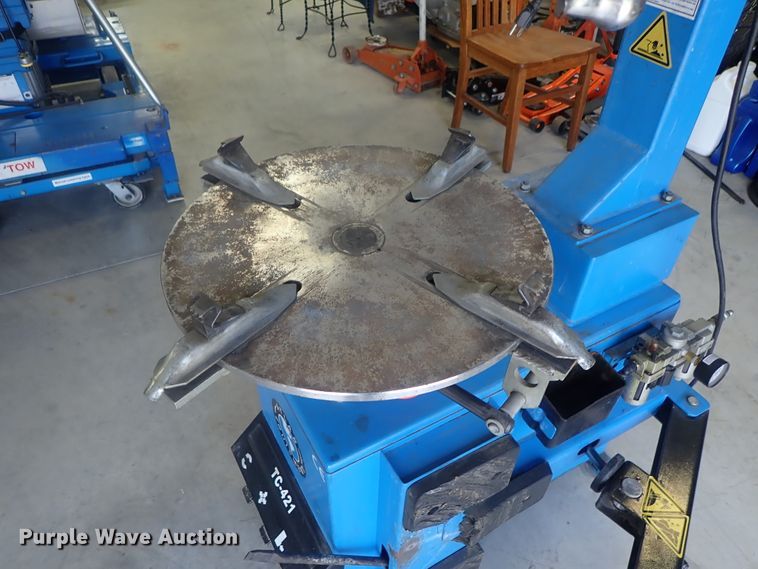 image for item GV9599 2007 Atlas TC-421 tire machine