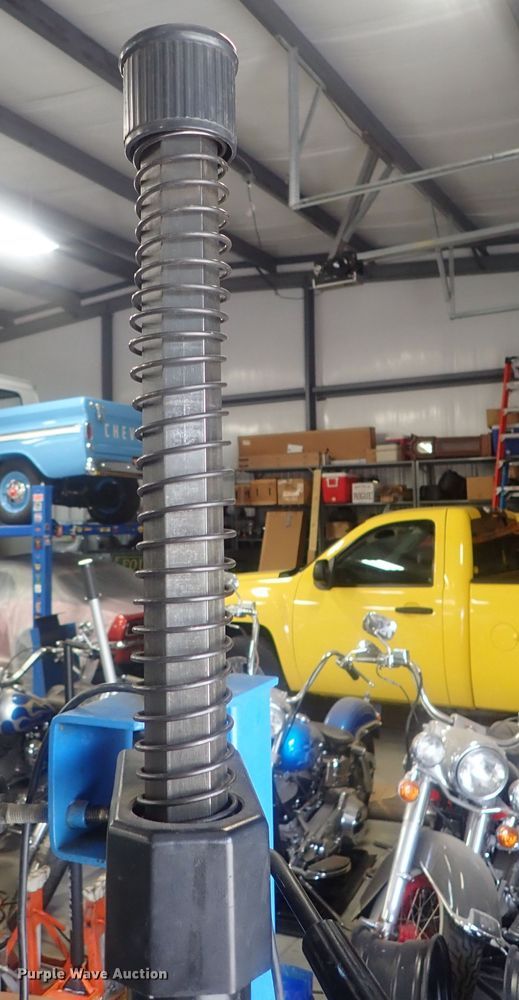 image for item GV9599 2007 Atlas TC-421 tire machine