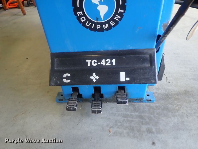 image for item GV9599 2007 Atlas TC-421 tire machine