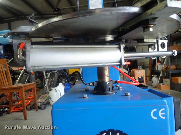 image for item GV9599 2007 Atlas TC-421 tire machine