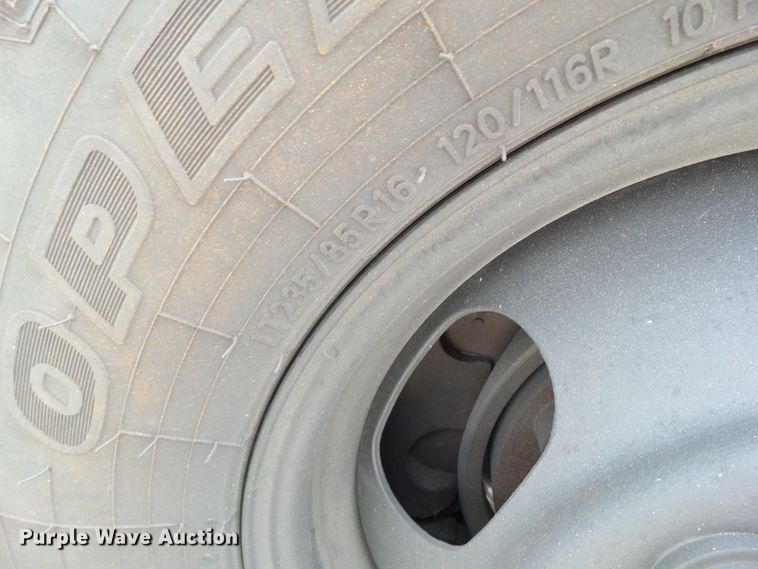 2007 Chevrolet Silverado 3500 flatbed pickup truck in Perry, IA | Item GX9166 sold | Purple Wave