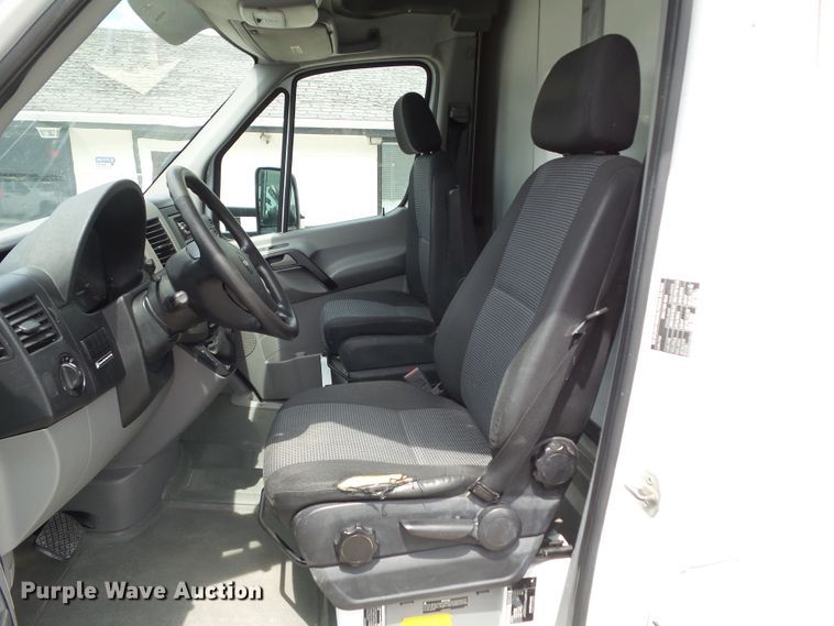 image for item GX9168 2012 Freightliner Sprinter 3500  box truck
