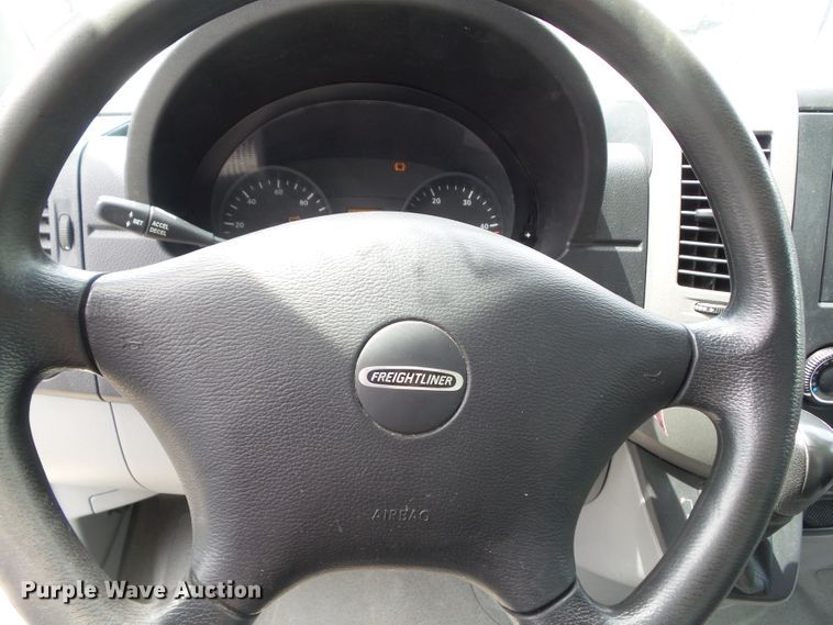 image for item GX9168 2012 Freightliner Sprinter 3500  box truck