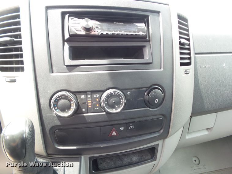 image for item GX9168 2012 Freightliner Sprinter 3500  box truck