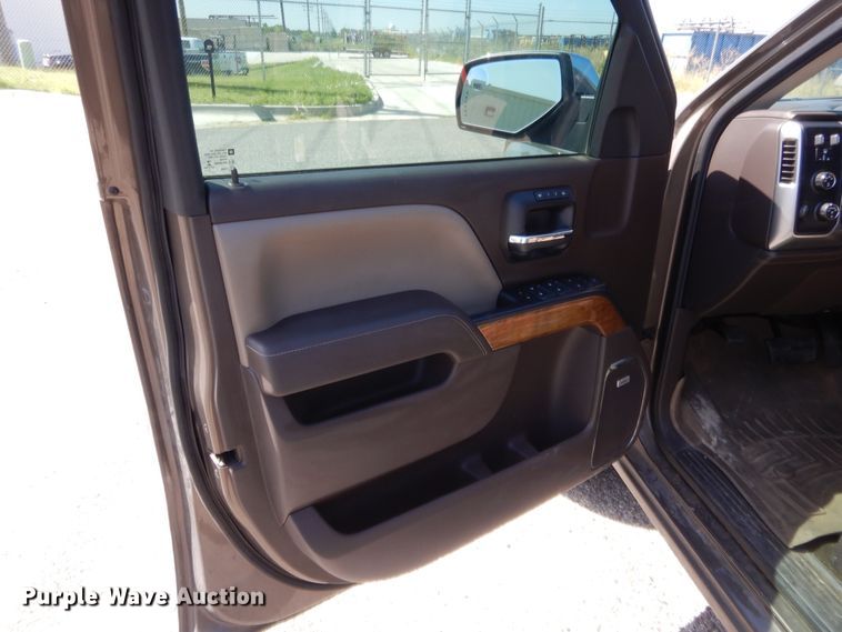 image for item HB9352 2014 Chevrolet Silverado 1500  Crew Cab pickup truck