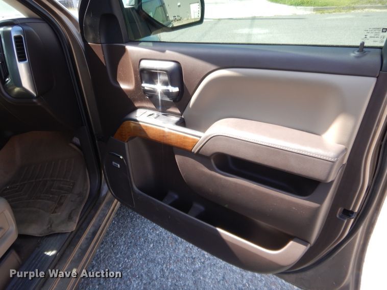 image for item HB9352 2014 Chevrolet Silverado 1500  Crew Cab pickup truck