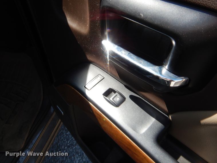 image for item HB9352 2014 Chevrolet Silverado 1500  Crew Cab pickup truck