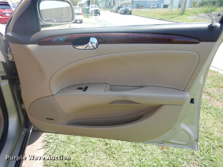 image for item HJ9810 2007 Buick Lucerne CXS