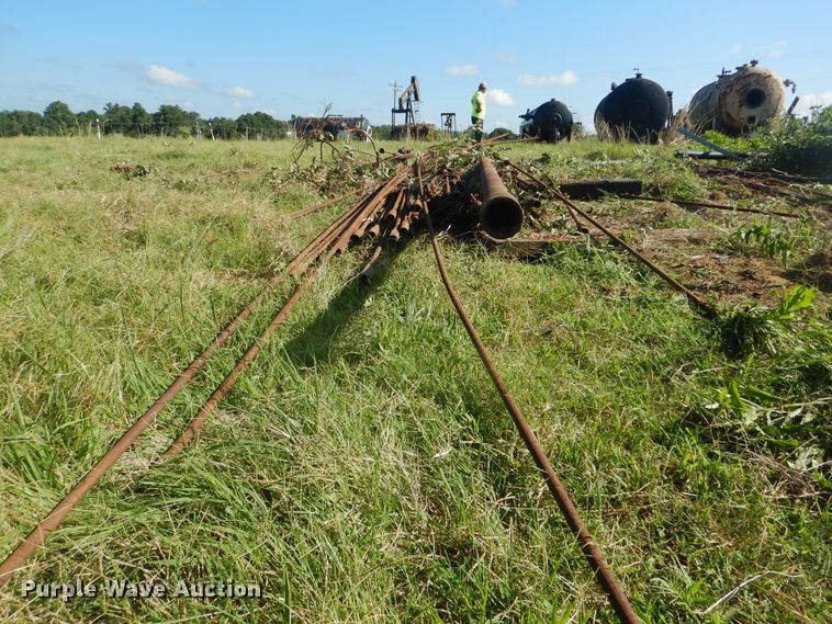 image for item HJ9857 Pipe sections and sucker rods