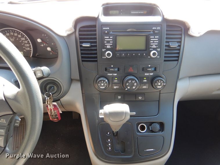 image for item HJ9875 2009 Kia Sedona  van