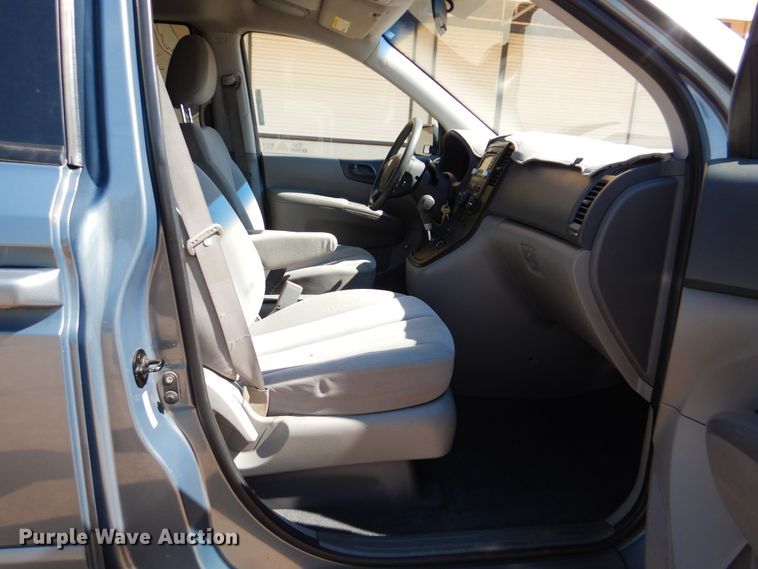 image for item HJ9875 2009 Kia Sedona  van