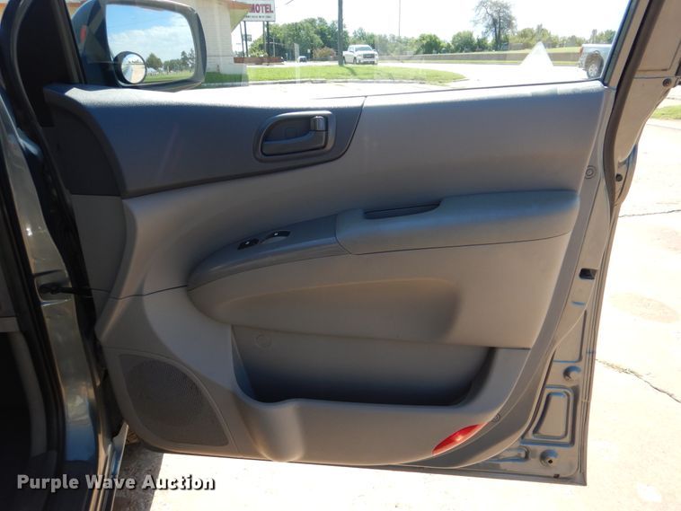 image for item HJ9875 2009 Kia Sedona  van