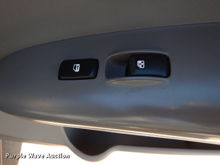 image for item HJ9875 2009 Kia Sedona  van