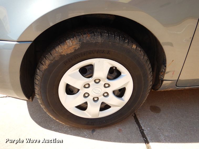 image for item HJ9875 2009 Kia Sedona  van