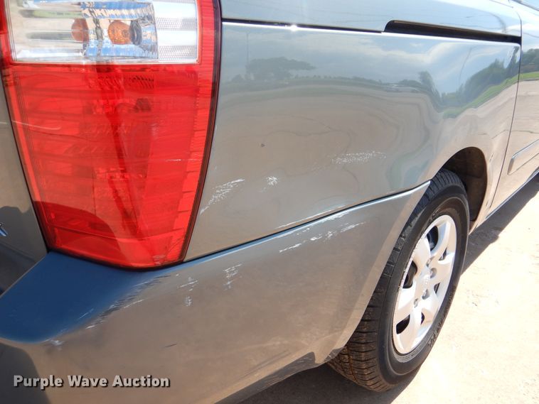 image for item HJ9875 2009 Kia Sedona  van