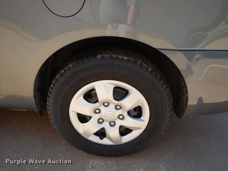 image for item HJ9875 2009 Kia Sedona  van