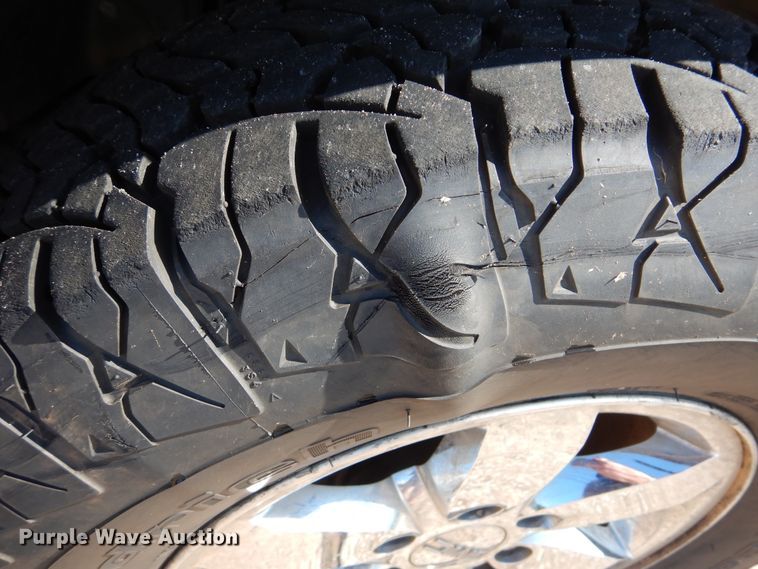 image for item HJ9876 2010 GMC Canyon  Crew Cab pickup truck