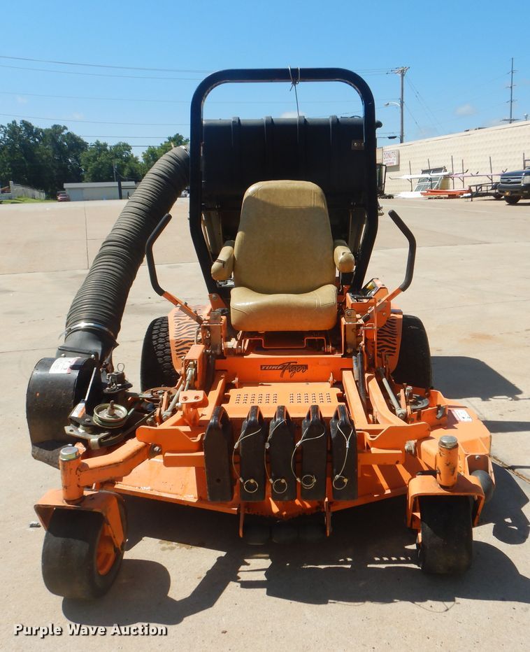 image for item HJ9887 Scag Turf Tiger STT61A-27KA ZTR lawn mower
