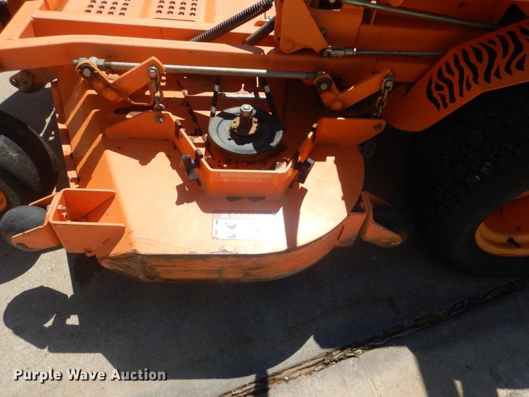 image for item HJ9887 Scag Turf Tiger STT61A-27KA ZTR lawn mower
