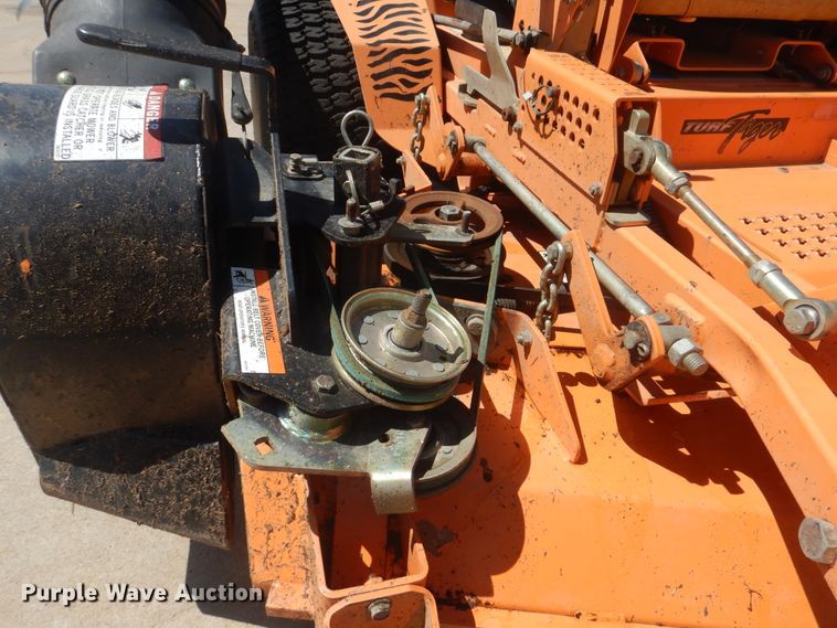 image for item HJ9887 Scag Turf Tiger STT61A-27KA ZTR lawn mower