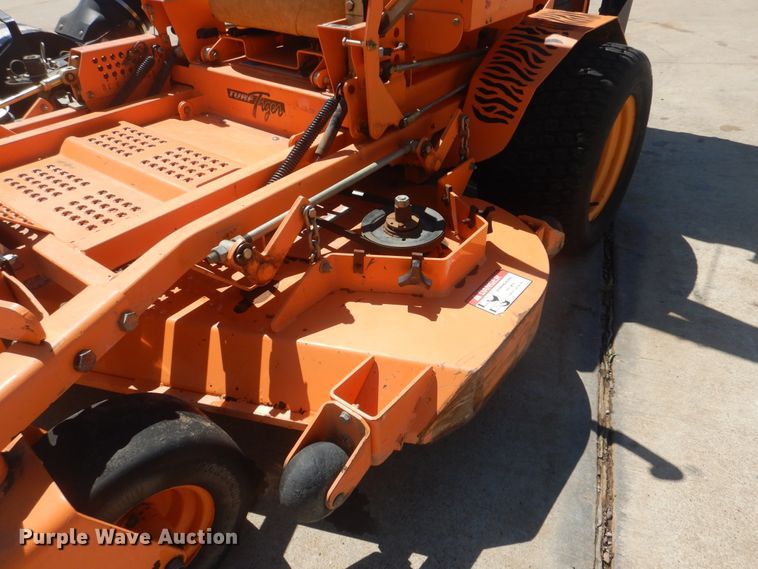 image for item HJ9887 Scag Turf Tiger STT61A-27KA ZTR lawn mower