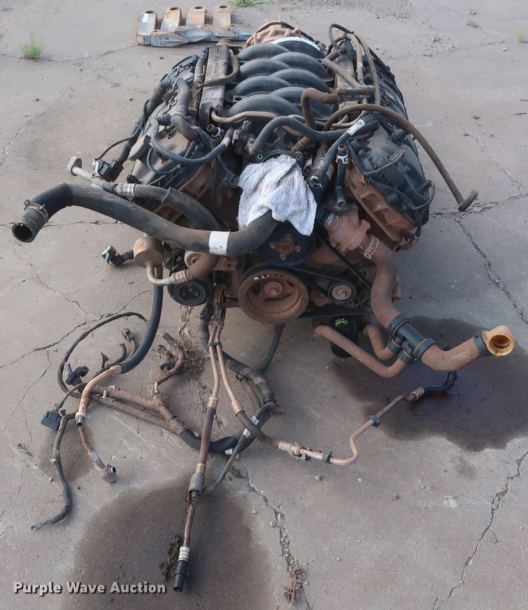 image for item HT9642 5.0L V8 gas engine