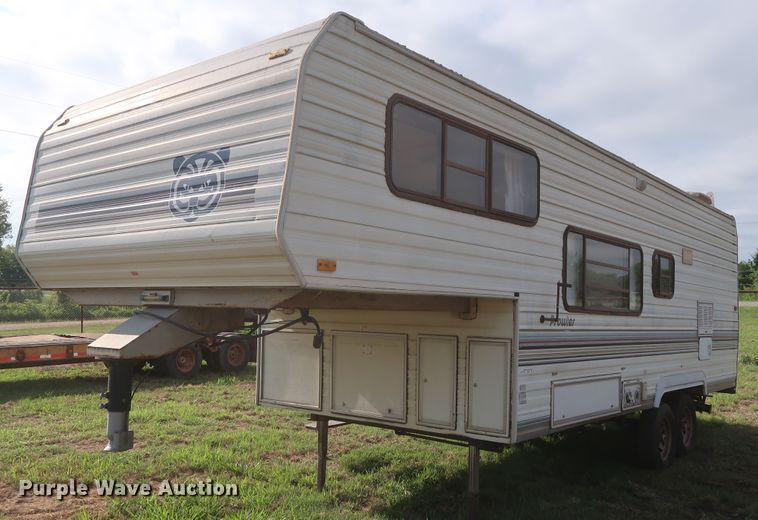 image for item HT9648 1989 Fleetwood Prowler  camper