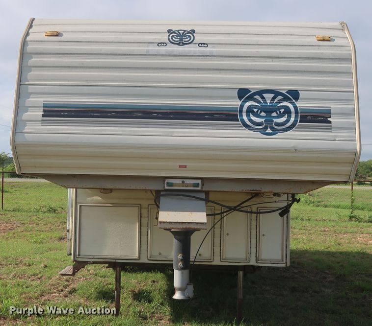 image for item HT9648 1989 Fleetwood Prowler  camper