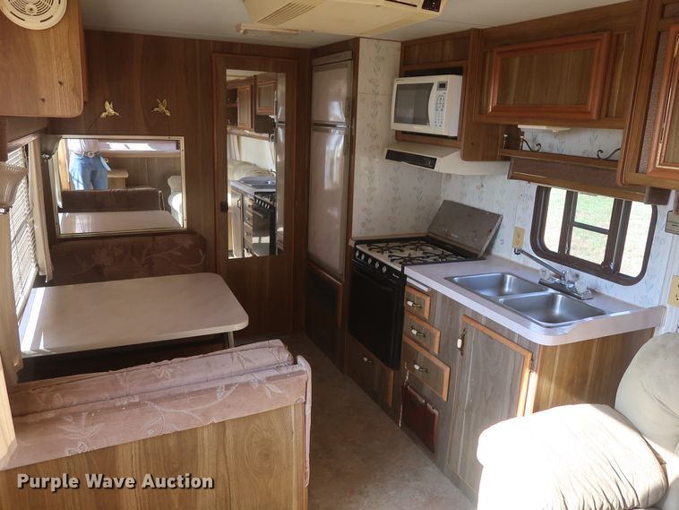 image for item HT9648 1989 Fleetwood Prowler  camper