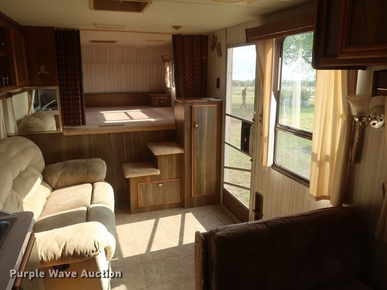 image for item HT9648 1989 Fleetwood Prowler  camper