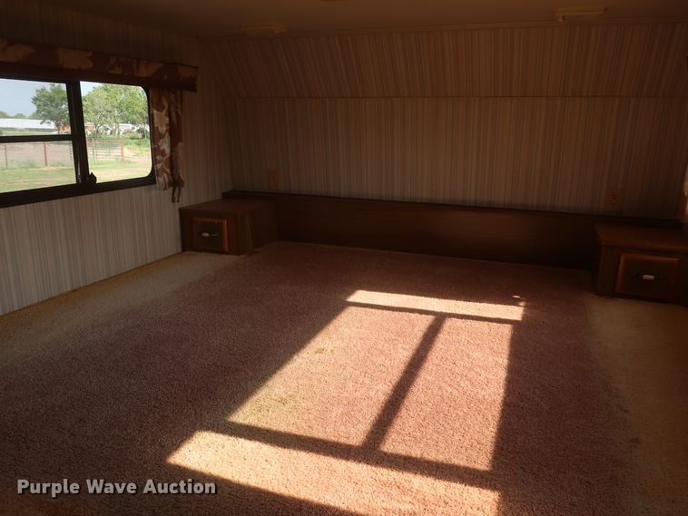 image for item HT9648 1989 Fleetwood Prowler  camper