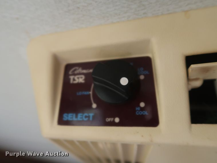 image for item HT9648 1989 Fleetwood Prowler  camper