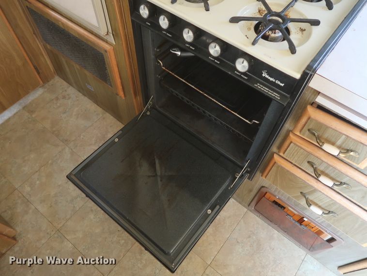 image for item HT9648 1989 Fleetwood Prowler  camper