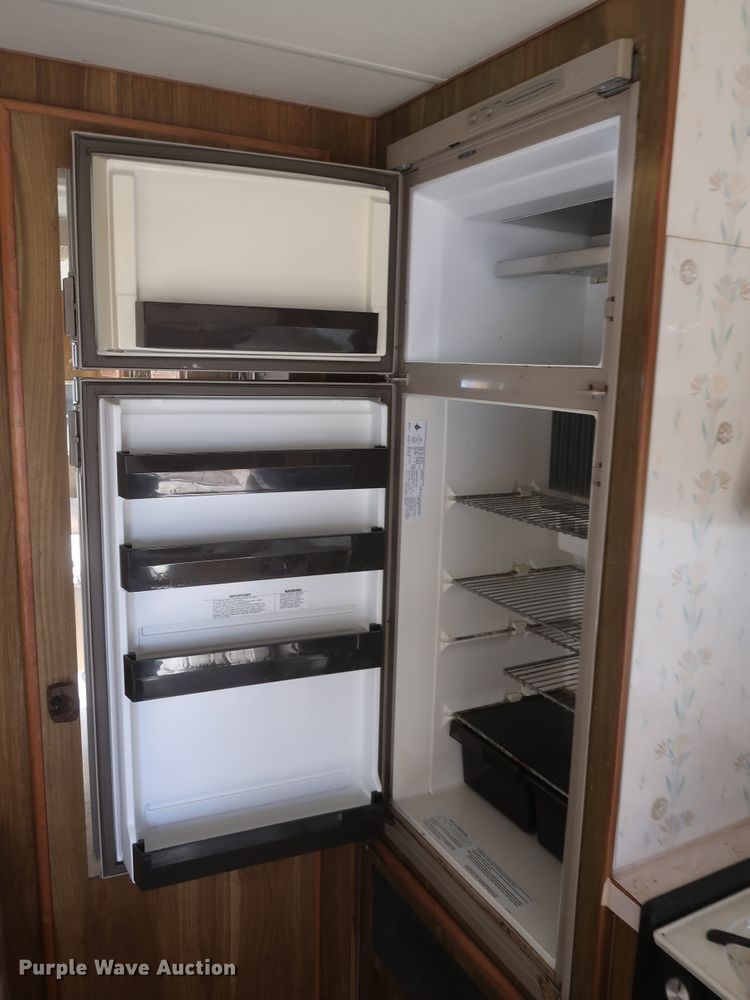 image for item HT9648 1989 Fleetwood Prowler  camper