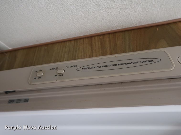 image for item HT9648 1989 Fleetwood Prowler  camper