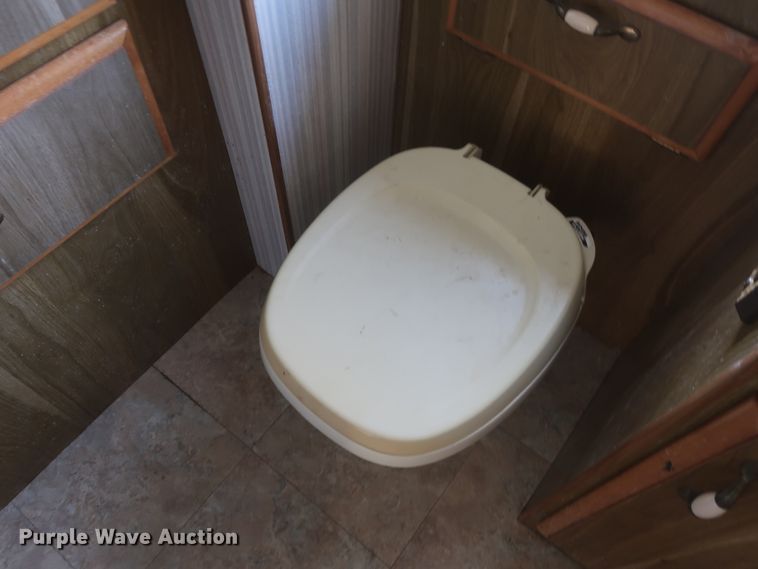 image for item HT9648 1989 Fleetwood Prowler  camper