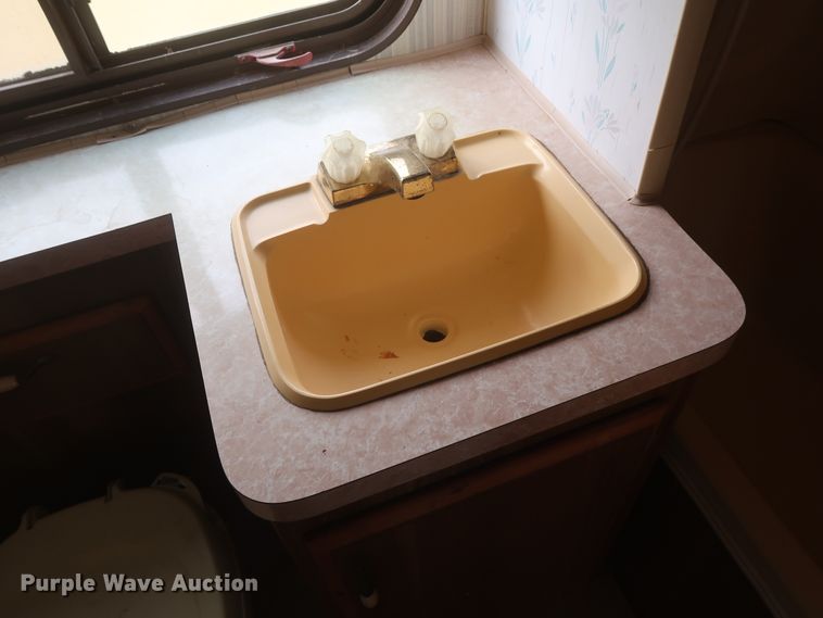 image for item HT9648 1989 Fleetwood Prowler  camper