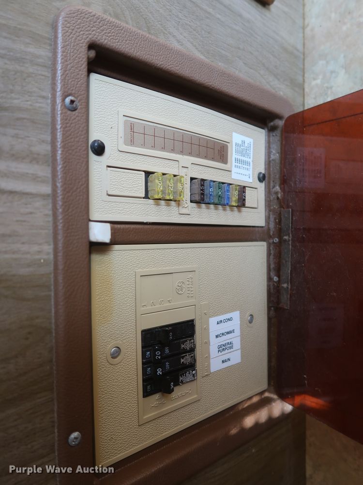 image for item HT9648 1989 Fleetwood Prowler  camper