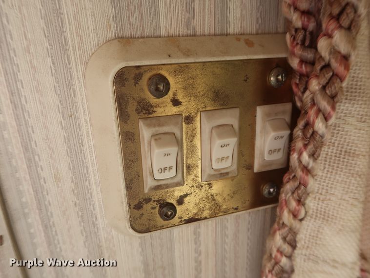 image for item HT9648 1989 Fleetwood Prowler  camper