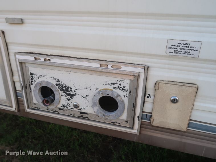 image for item HT9648 1989 Fleetwood Prowler  camper