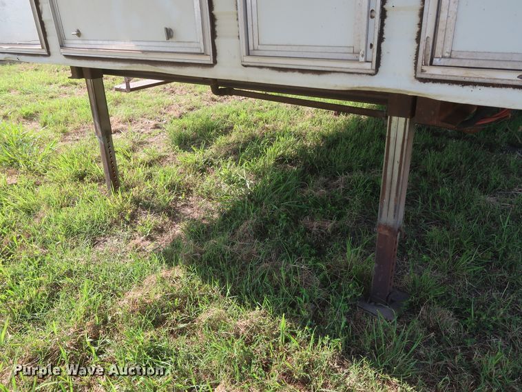 image for item HT9648 1989 Fleetwood Prowler  camper