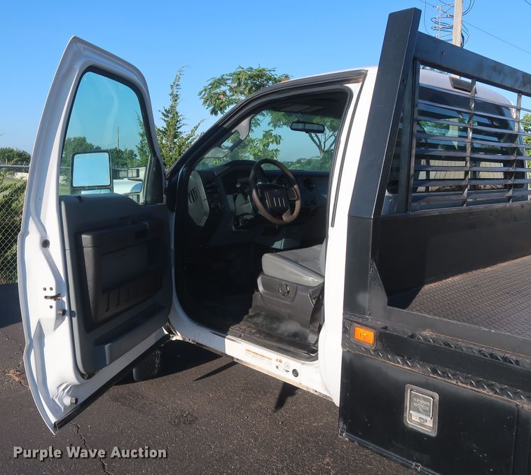image for item HT9656 2015 Ford F550 Super Duty XL  flatbed truck