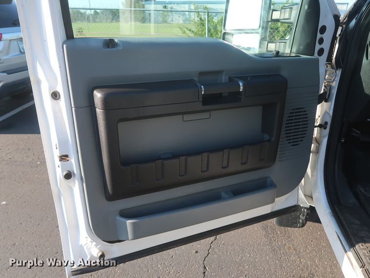 image for item HT9656 2015 Ford F550 Super Duty XL  flatbed truck