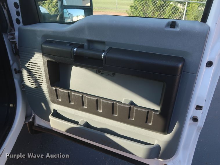 image for item HT9656 2015 Ford F550 Super Duty XL  flatbed truck