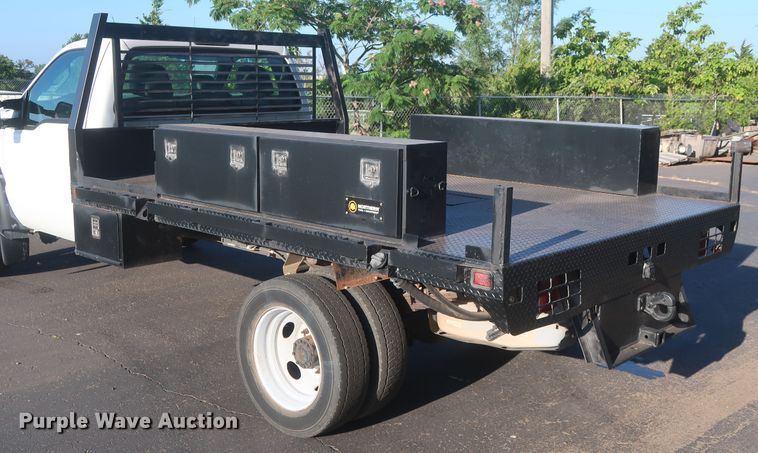 image for item HT9656 2015 Ford F550 Super Duty XL  flatbed truck