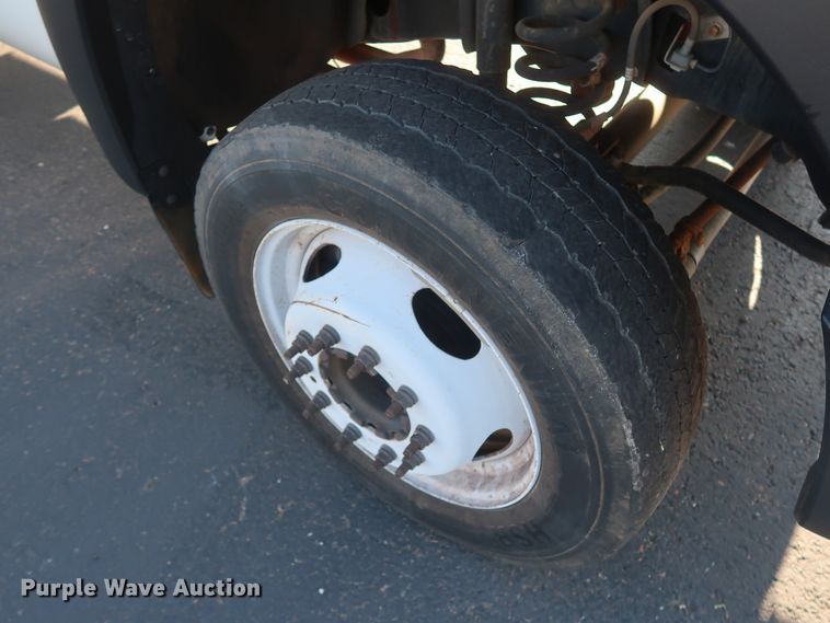 image for item HT9656 2015 Ford F550 Super Duty XL  flatbed truck