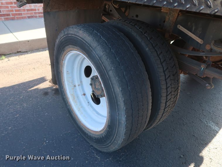 image for item HT9656 2015 Ford F550 Super Duty XL  flatbed truck