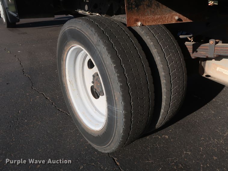 image for item HT9656 2015 Ford F550 Super Duty XL  flatbed truck